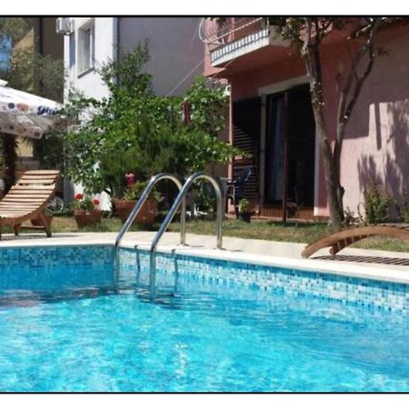 Olive Tree Apartments Ровинь Экстерьер фото