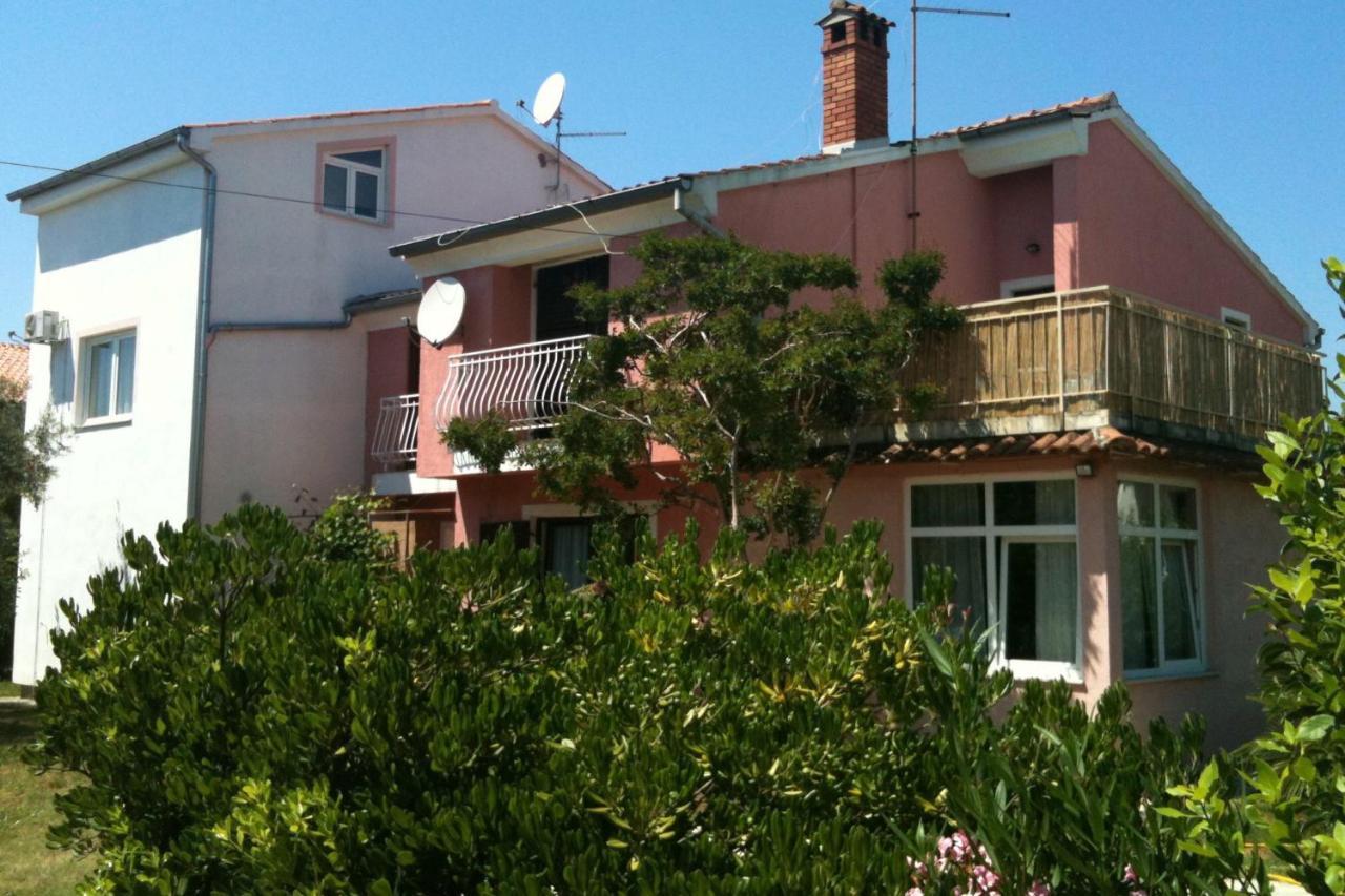 Olive Tree Apartments Ровинь Экстерьер фото