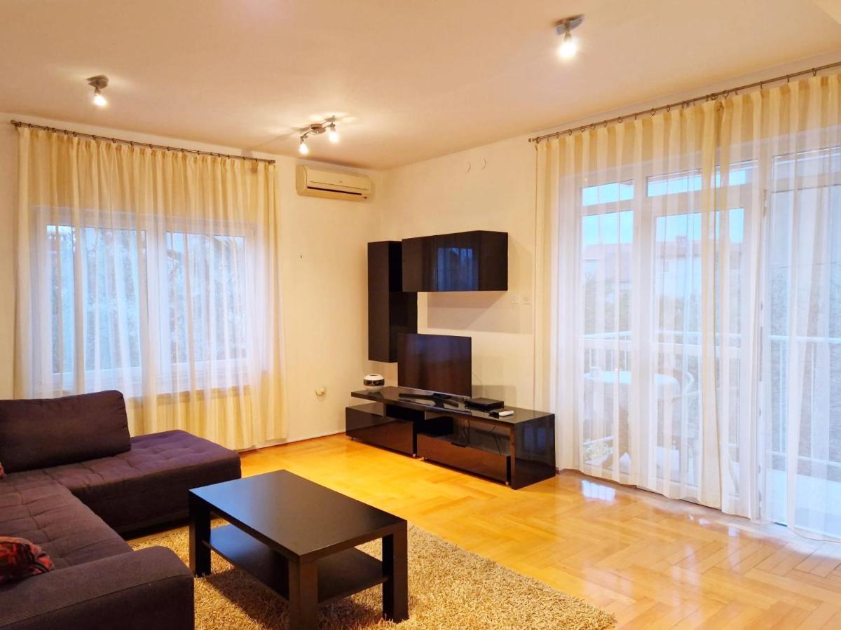 Olive Tree Apartments Ровинь Экстерьер фото