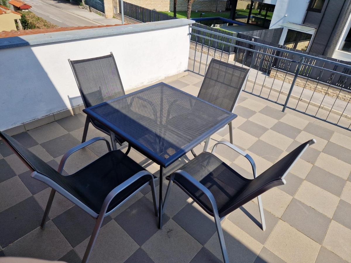 Olive Tree Apartments Ровинь Экстерьер фото