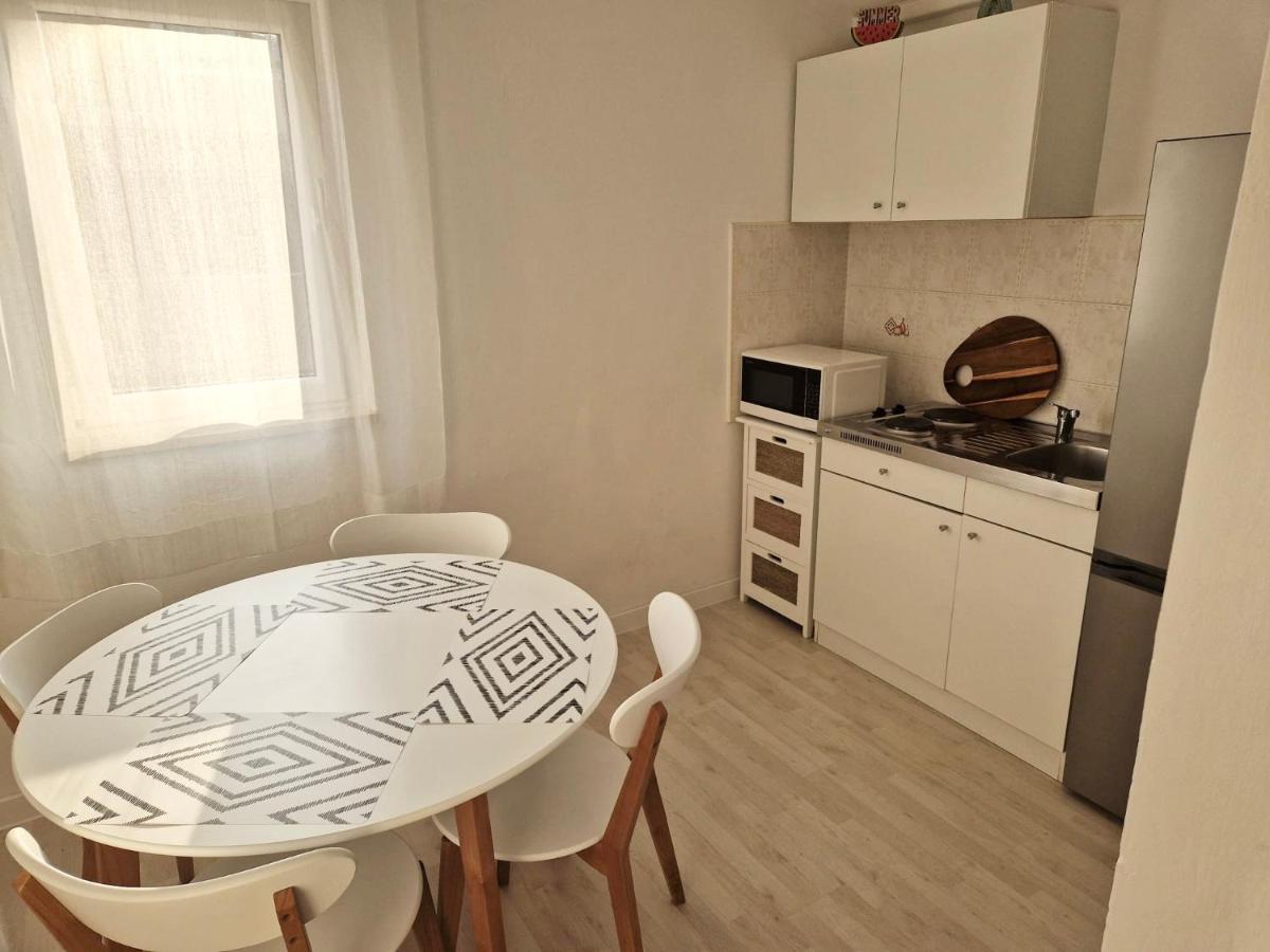 Olive Tree Apartments Ровинь Экстерьер фото