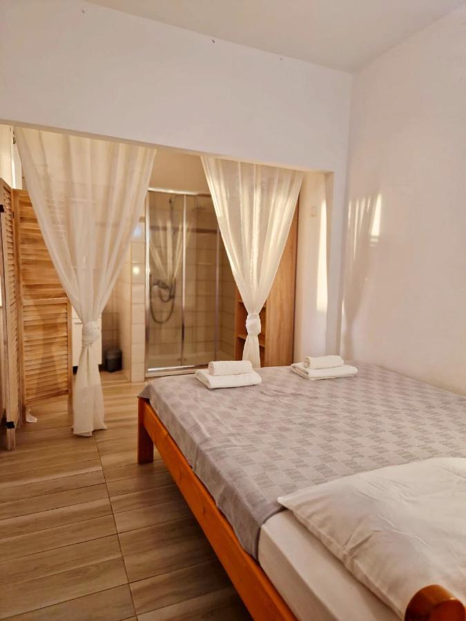 Olive Tree Apartments Ровинь Экстерьер фото