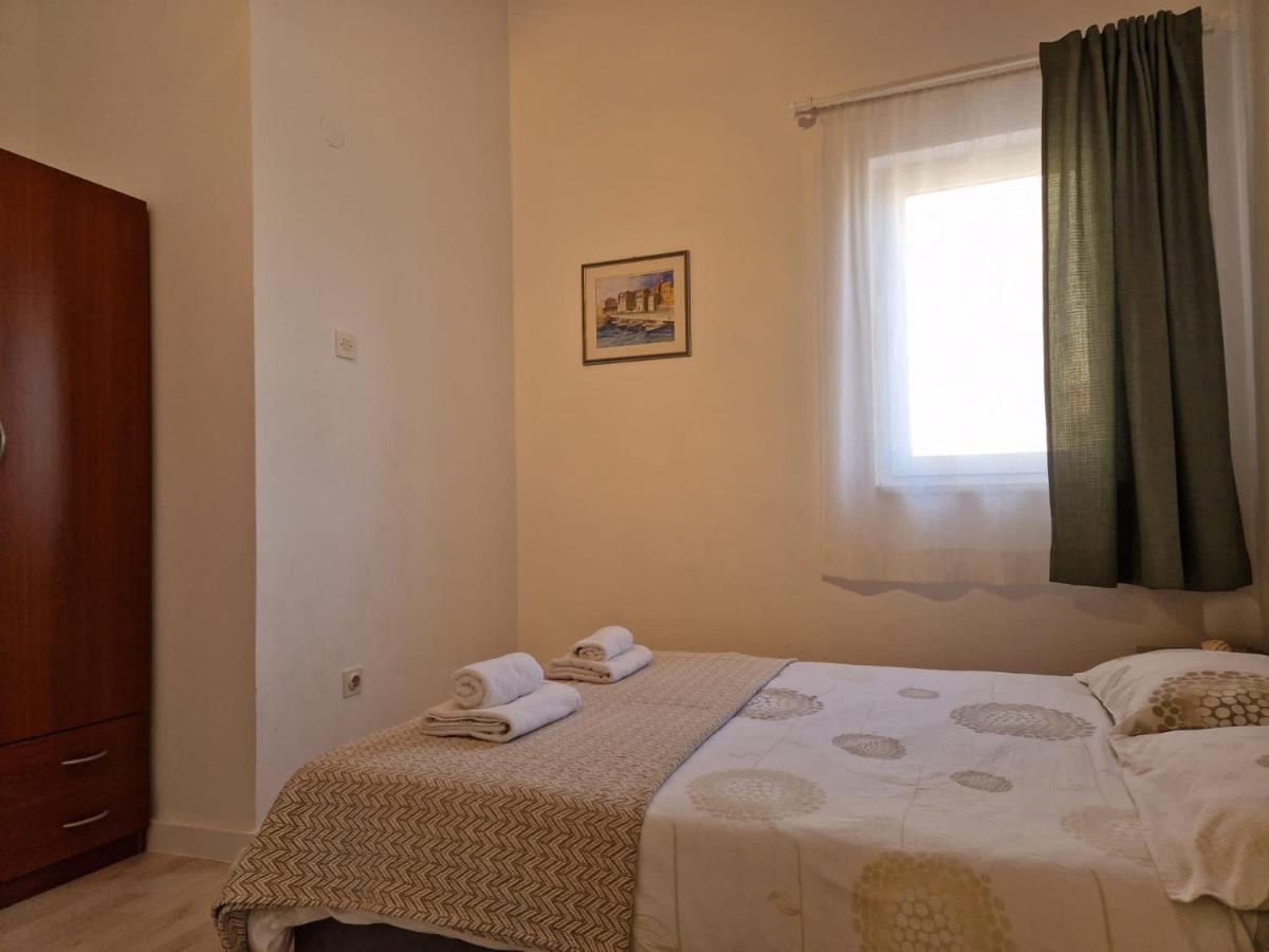 Olive Tree Apartments Ровинь Экстерьер фото